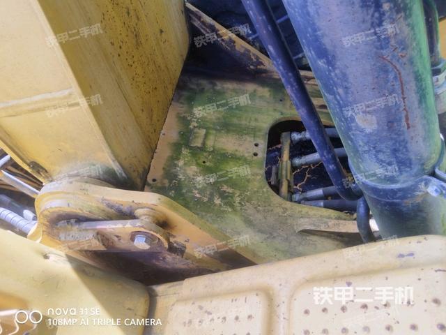 大臂根部 斜视(工作和回转装置) 大臂根部 斜视(工作和回转装置)