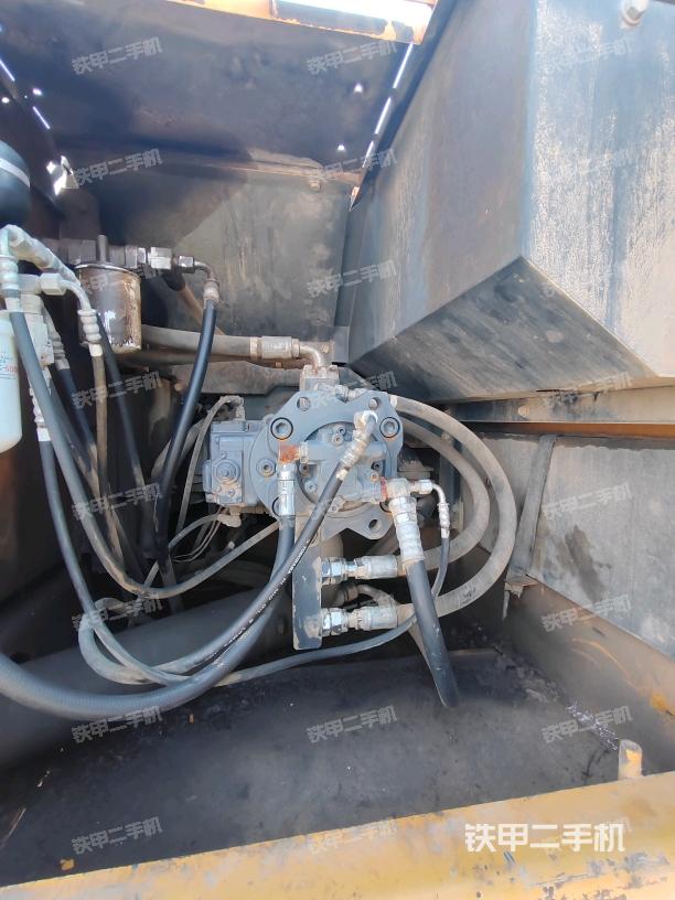 液壓泵斜45?右(大件艙室) 液壓泵斜45?右(大件艙室)