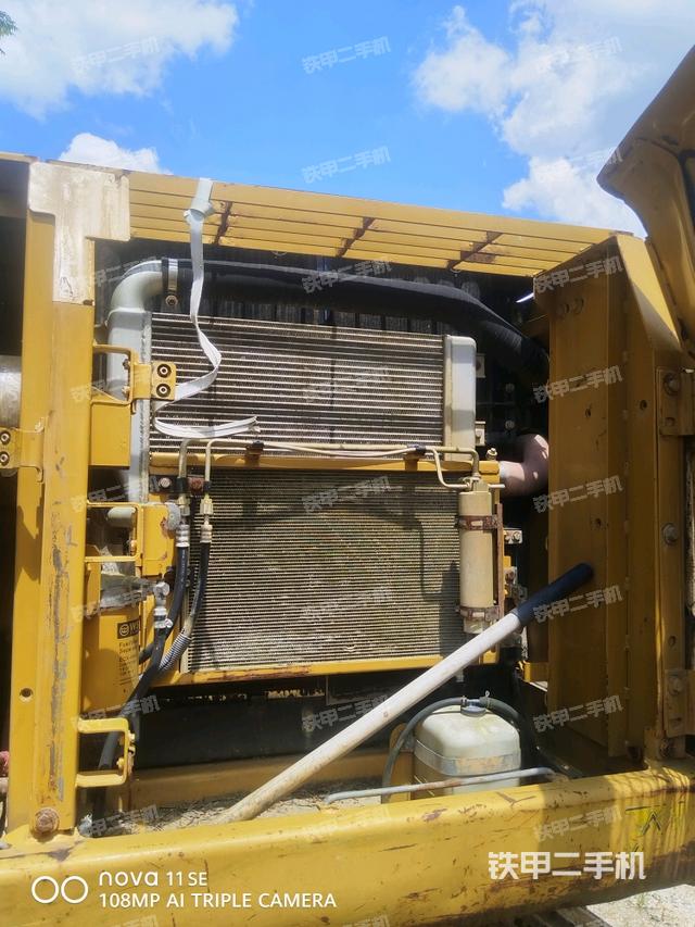 散热器正面(大件舱室) 散热器正面(大件舱室)