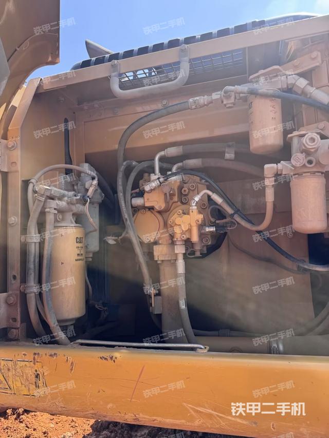 液壓泵室(大件艙室) 液壓泵室(大件艙室)