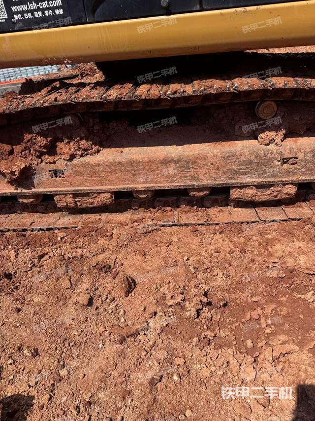 左側(cè)履帶整體?(行走機(jī)構(gòu)) 左側(cè)履帶整體?(行走機(jī)構(gòu))