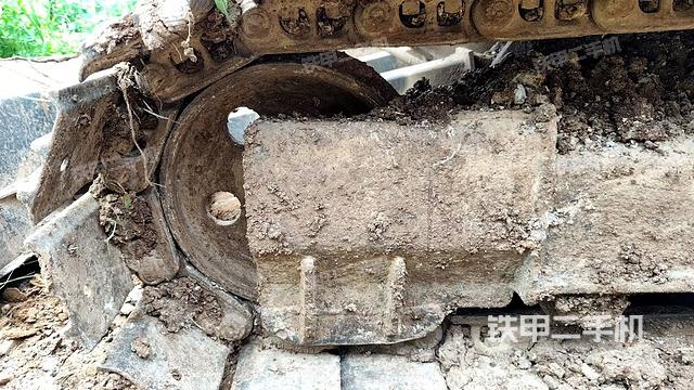 左側(cè)行走馬達蓋板(行走機構(gòu)) 左側(cè)行走馬達蓋板(行走機構(gòu))