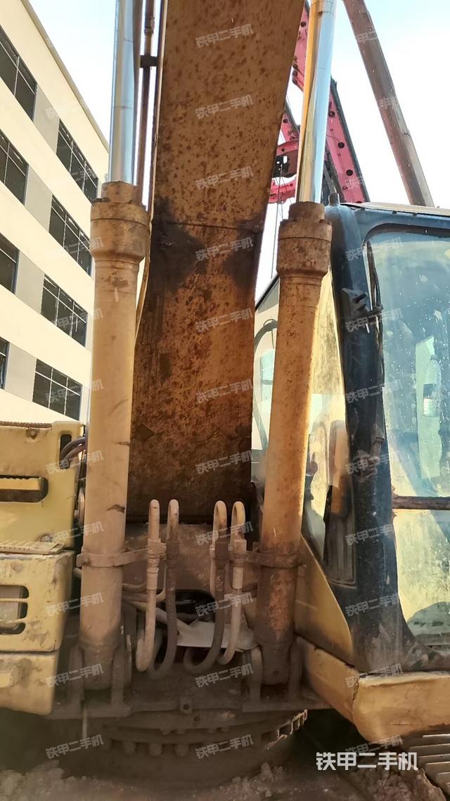 大臂根部?斜視(工作和回轉(zhuǎn)裝置) 大臂根部?斜視(工作和回轉(zhuǎn)裝置)