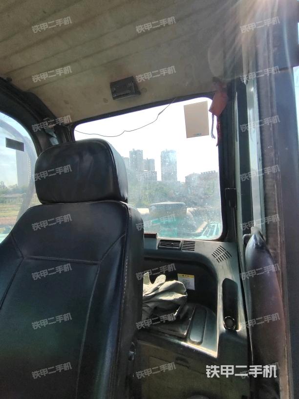 后窗玻璃角標(biāo)(駕駛室部分) 后窗玻璃角標(biāo)(駕駛室部分)