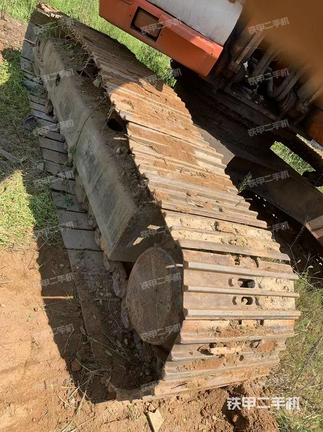 单侧履带整体(整机外观) 单侧履带整体(整机外观)