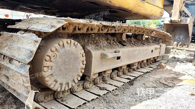 右側(cè)履帶整體(行走機(jī)構(gòu)) 右側(cè)履帶整體(行走機(jī)構(gòu))