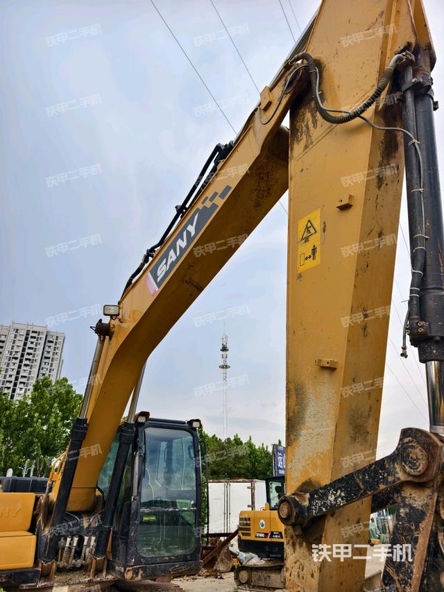 大臂整體?右側(cè)(工作和回轉(zhuǎn)裝置) 大臂整體?右側(cè)(工作和回轉(zhuǎn)裝置)