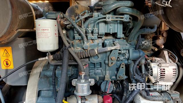 发动机室（上车部件）