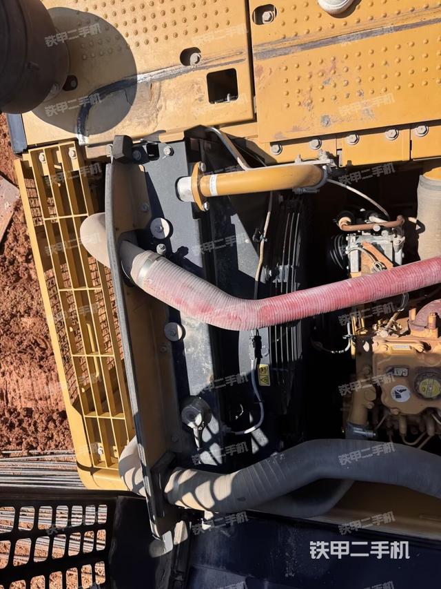 水箱+風(fēng)扇特寫(xiě)(上車(chē)部件) 水箱+風(fēng)扇特寫(xiě)(上車(chē)部件)