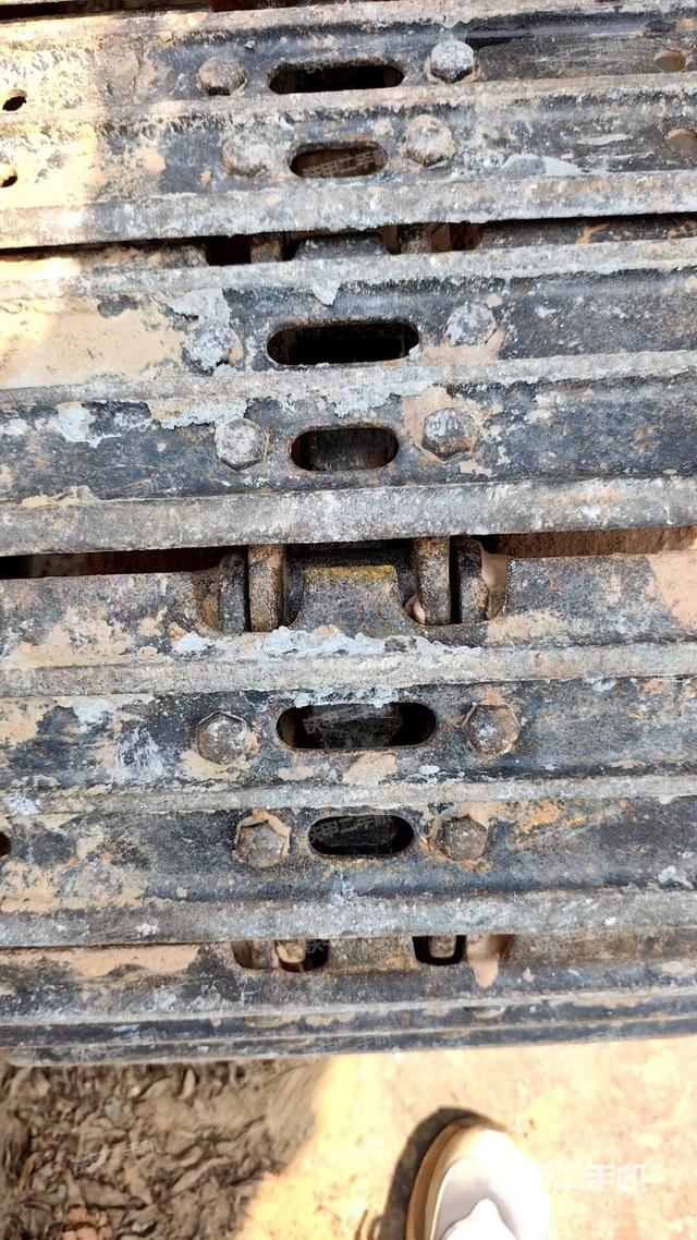 左托鏈輪和鏈筋(行走機構(gòu)) 左托鏈輪和鏈筋(行走機構(gòu))