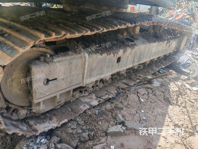 左側(cè)履帶整體?(行走機(jī)構(gòu)) 左側(cè)履帶整體?(行走機(jī)構(gòu))