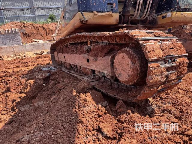 右側(cè)行走馬達(dá)蓋板(行走機(jī)構(gòu)) 右側(cè)行走馬達(dá)蓋板(行走機(jī)構(gòu))