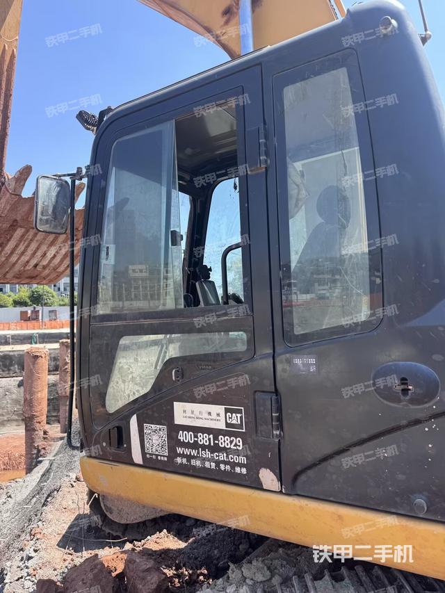 座椅后部(駕駛室部分) 座椅后部(駕駛室部分)