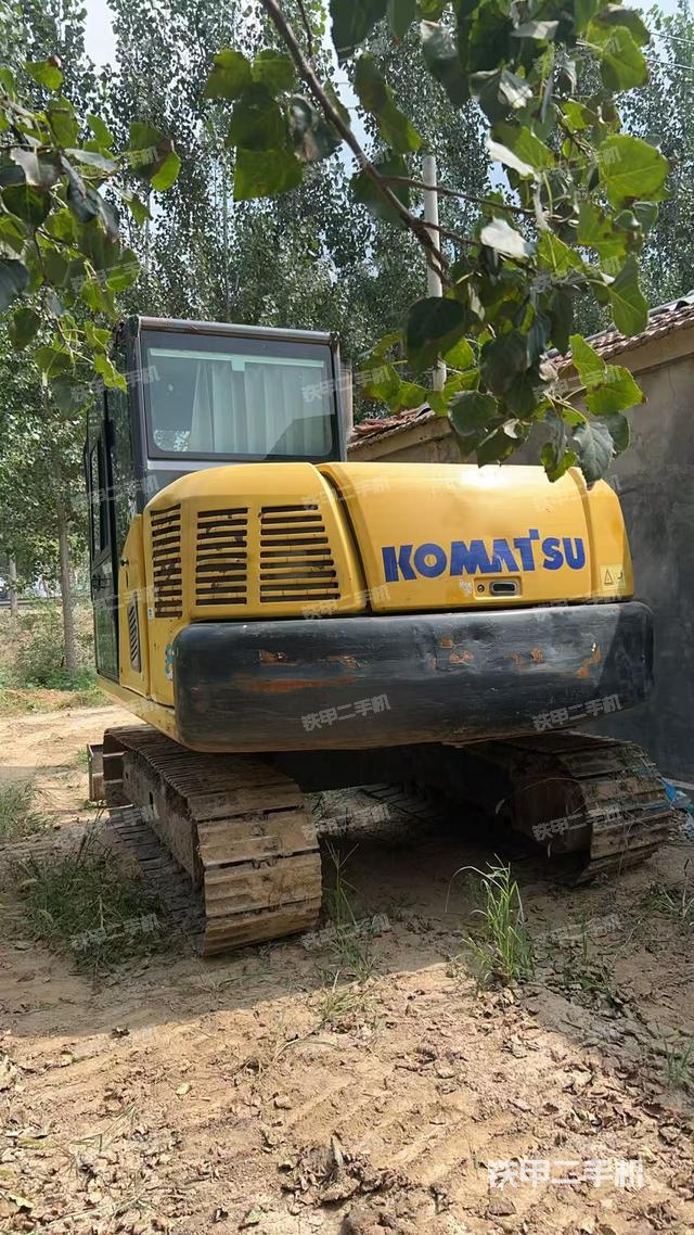 駕駛室頂部(整機(jī)外觀(guān)) 駕駛室頂部(整機(jī)外觀(guān))