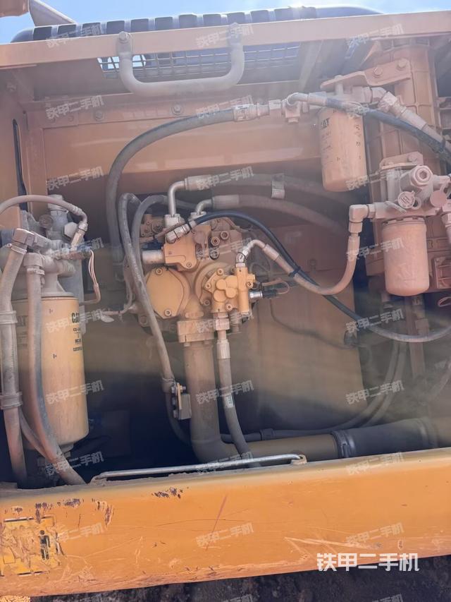 液壓泵斜45?左(大件艙室) 液壓泵斜45?左(大件艙室)