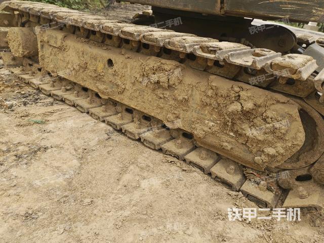 左側(cè)行走馬達(dá)蓋板(行走機(jī)構(gòu)) 左側(cè)行走馬達(dá)蓋板(行走機(jī)構(gòu))