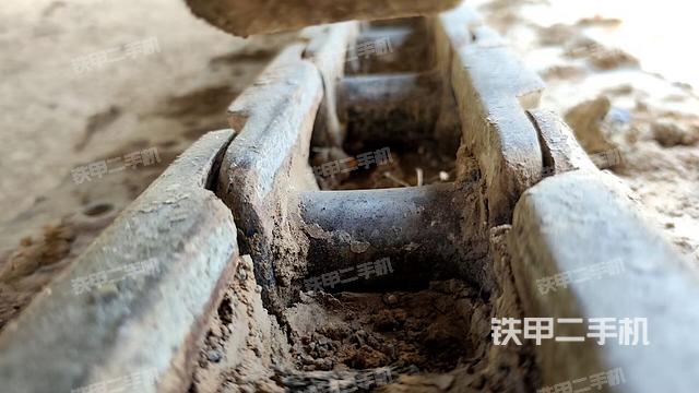 右导向轮(行走机构) 右导向轮(行走机构)