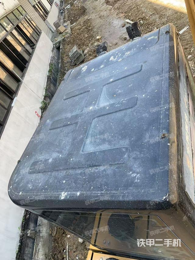 驾驶室顶部（整机外观）