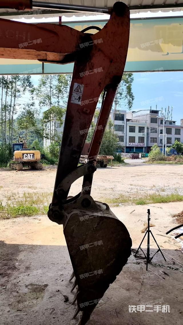 铲斗45度(工作和回转装置) 铲斗45度(工作和回转装置)