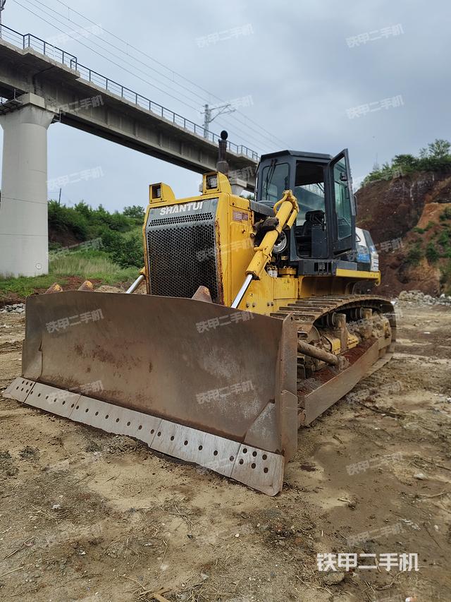 整機(jī)右后45°（設(shè)備外觀及核心部件）