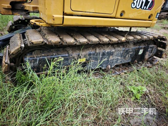 单侧履带整体(整机外观) 单侧履带整体(整机外观)