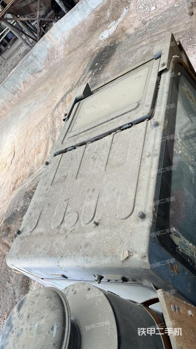 駕駛室頂部（整機(jī)外觀）