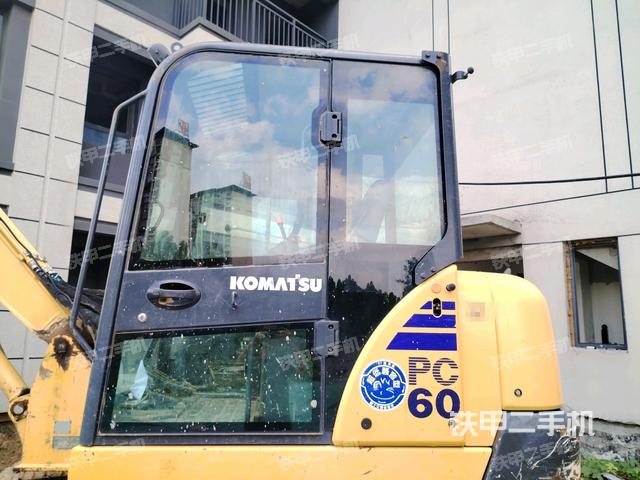 驾驶室整体(整机外观) 驾驶室整体(整机外观)