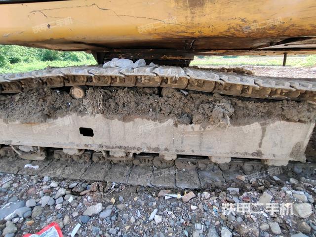 右側(cè)履帶整體(行走機(jī)構(gòu)) 右側(cè)履帶整體(行走機(jī)構(gòu))