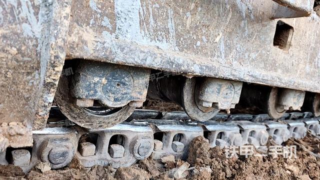 右导向轮(行走机构) 右导向轮(行走机构)