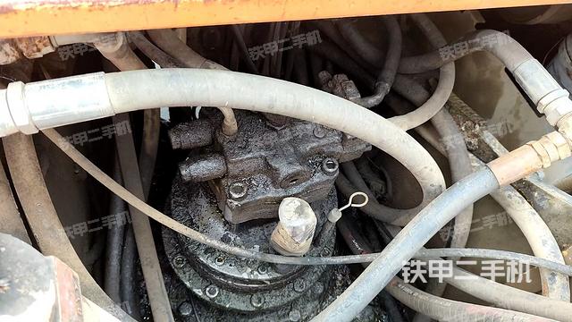 驾驶室顶部俯视(上车部件) 驾驶室顶部俯视(上车部件)