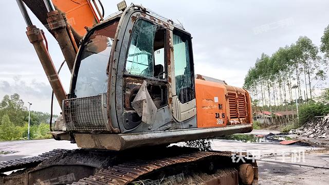 显示屏 (驾驶室部分) 显示屏 (驾驶室部分)