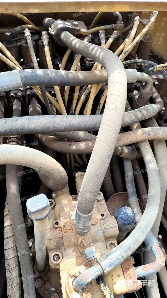 发动机室(上车部件) 发动机室(上车部件)