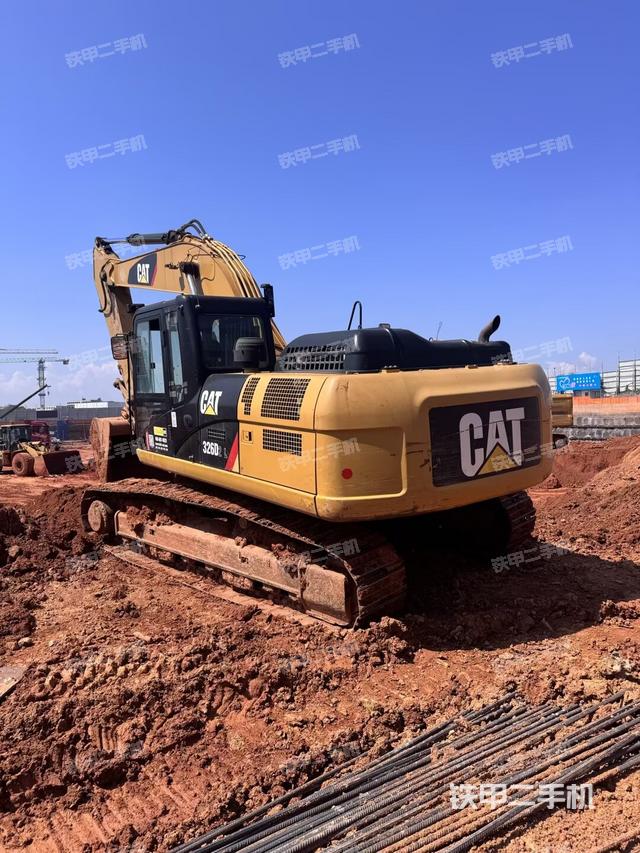 左后45(整機(jī)外觀) 左后45(整機(jī)外觀)