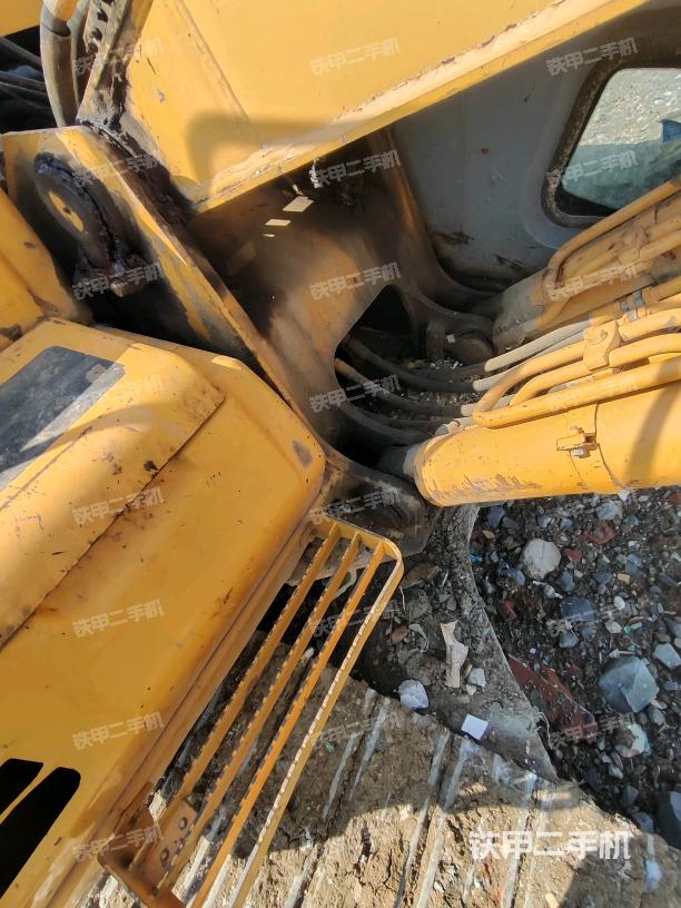 大臂根部?斜視(工作和回轉(zhuǎn)裝置) 大臂根部?斜視(工作和回轉(zhuǎn)裝置)