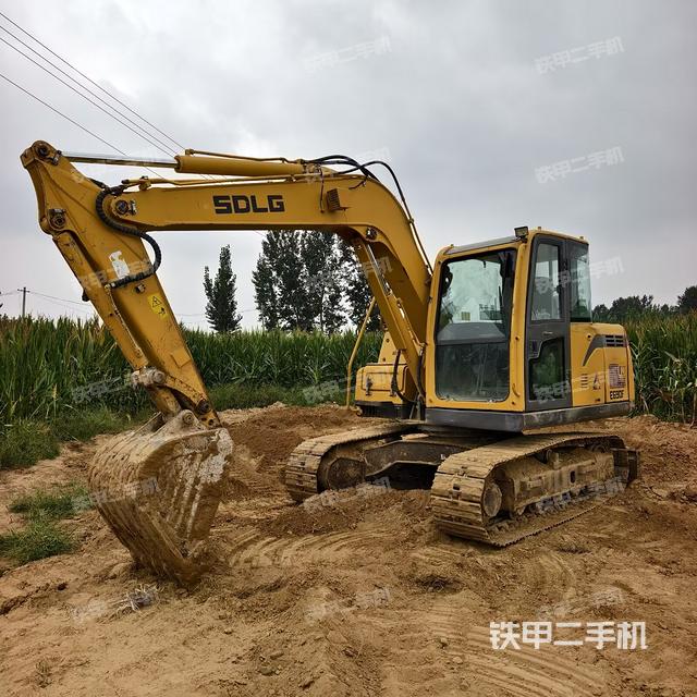 驾驶室整体(整机外观) 驾驶室整体(整机外观)