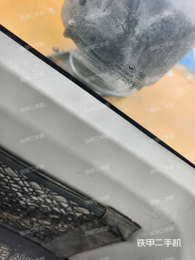 后窗玻璃角標(biāo)(駕駛室部分) 后窗玻璃角標(biāo)(駕駛室部分)