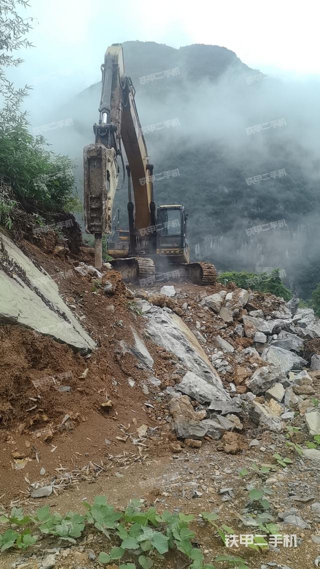 單側履帶整體(整機外觀) 單側履帶整體(整機外觀)