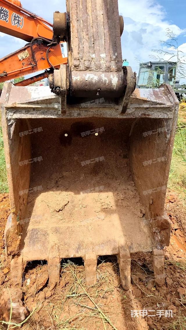 大臂整体 右侧(工作和回转装置) 大臂整体 右侧(工作和回转装置)