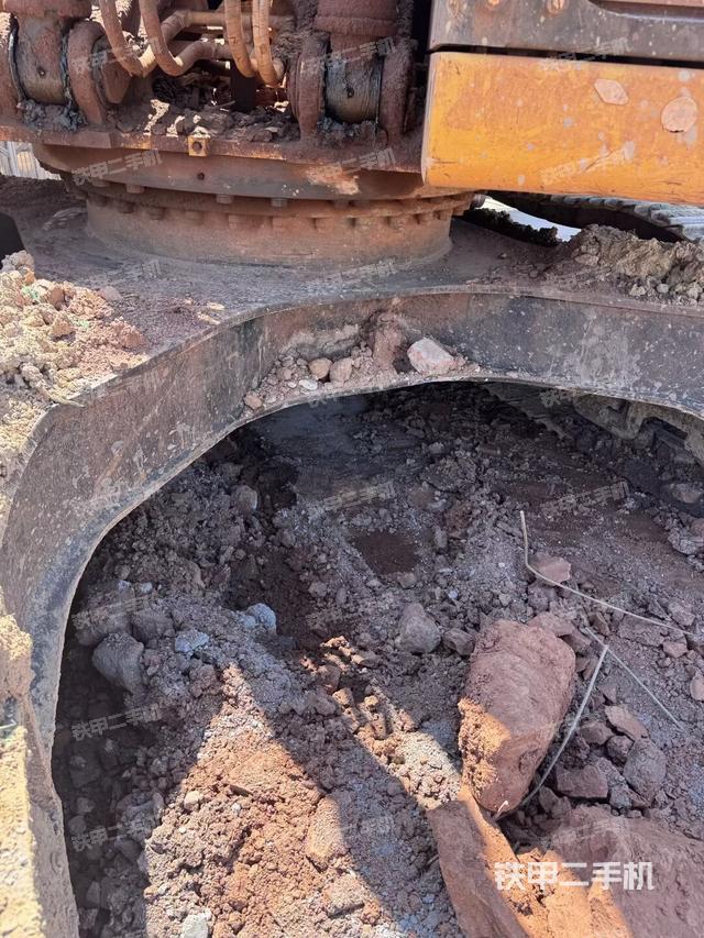 大臂油缸整體?豎拍(工作和回轉(zhuǎn)裝置) 大臂油缸整體?豎拍(工作和回轉(zhuǎn)裝置)