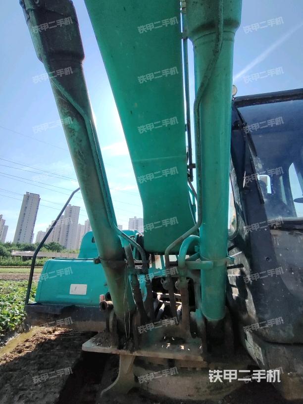 大臂油缸整體?豎拍(工作和回轉(zhuǎn)裝置) 大臂油缸整體?豎拍(工作和回轉(zhuǎn)裝置)