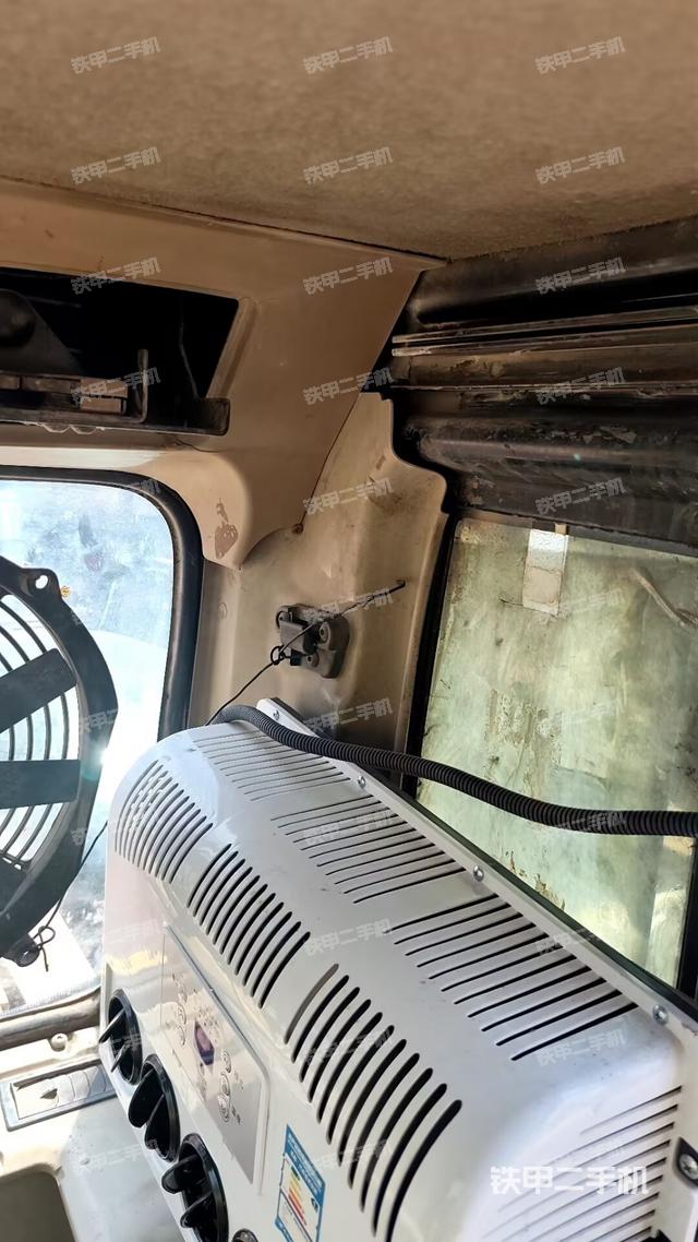 座椅后部(駕駛室部分) 座椅后部(駕駛室部分)