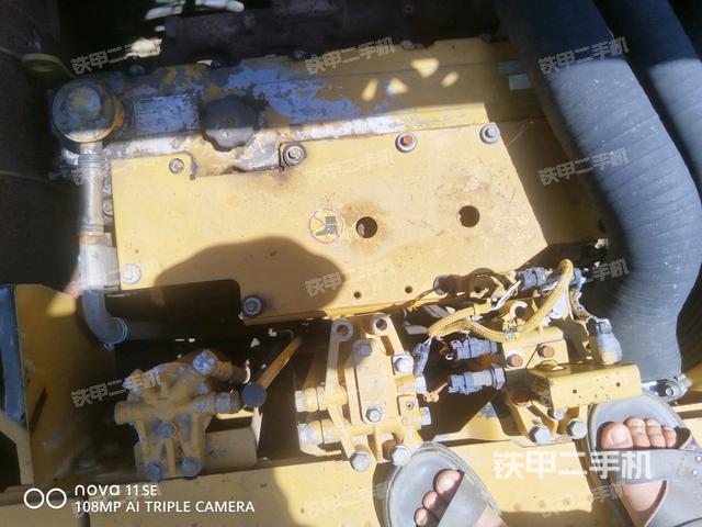 中央回转接头特写(上车部件) 中央回转接头特写(上车部件)