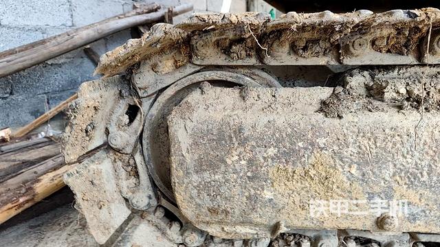 右驱动轮(行走机构) 右驱动轮(行走机构)