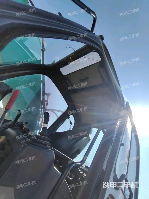 頂棚整體(駕駛室部分) 頂棚整體(駕駛室部分)