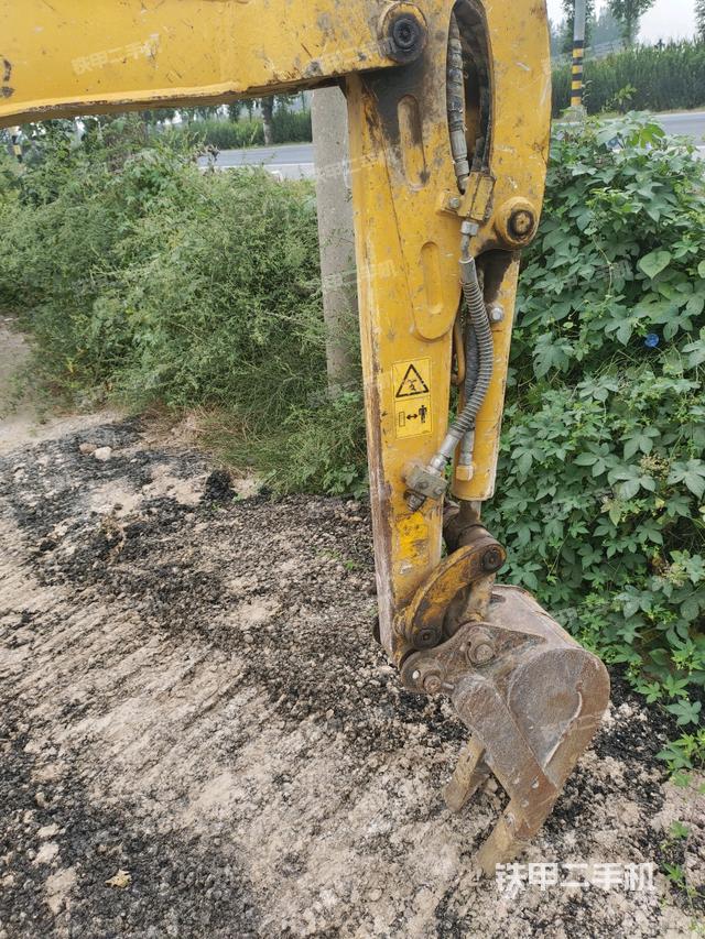 小臂整體左后(工作和回轉(zhuǎn)裝置) 小臂整體左后(工作和回轉(zhuǎn)裝置)