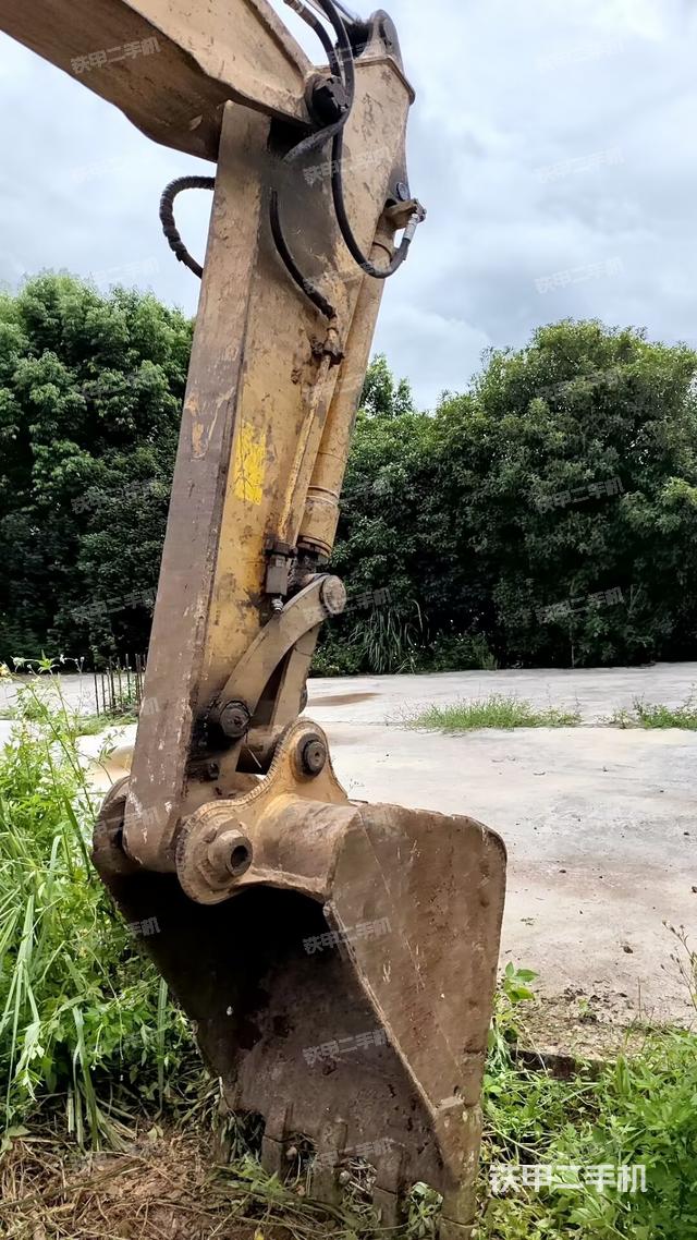 鏟斗45度(工作和回轉(zhuǎn)裝置) 鏟斗45度(工作和回轉(zhuǎn)裝置)