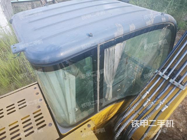 驾驶室顶部（整机外观）