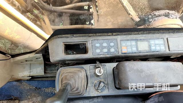 驾驶室左前45度(驾驶室部分) 驾驶室左前45度(驾驶室部分)