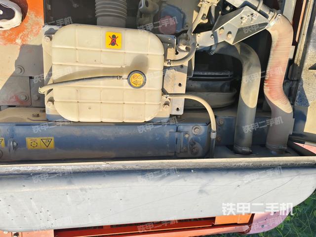 水箱+風(fēng)扇特寫(上車部件) 水箱+風(fēng)扇特寫(上車部件)