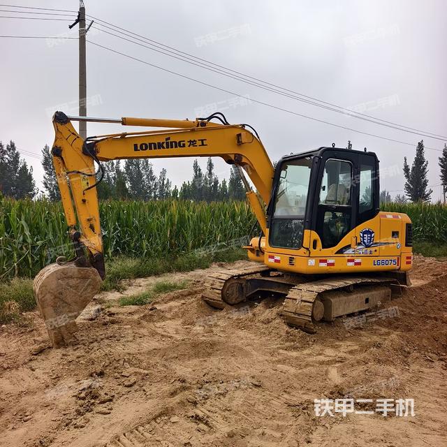 駕駛室整體（整機(jī)外觀）